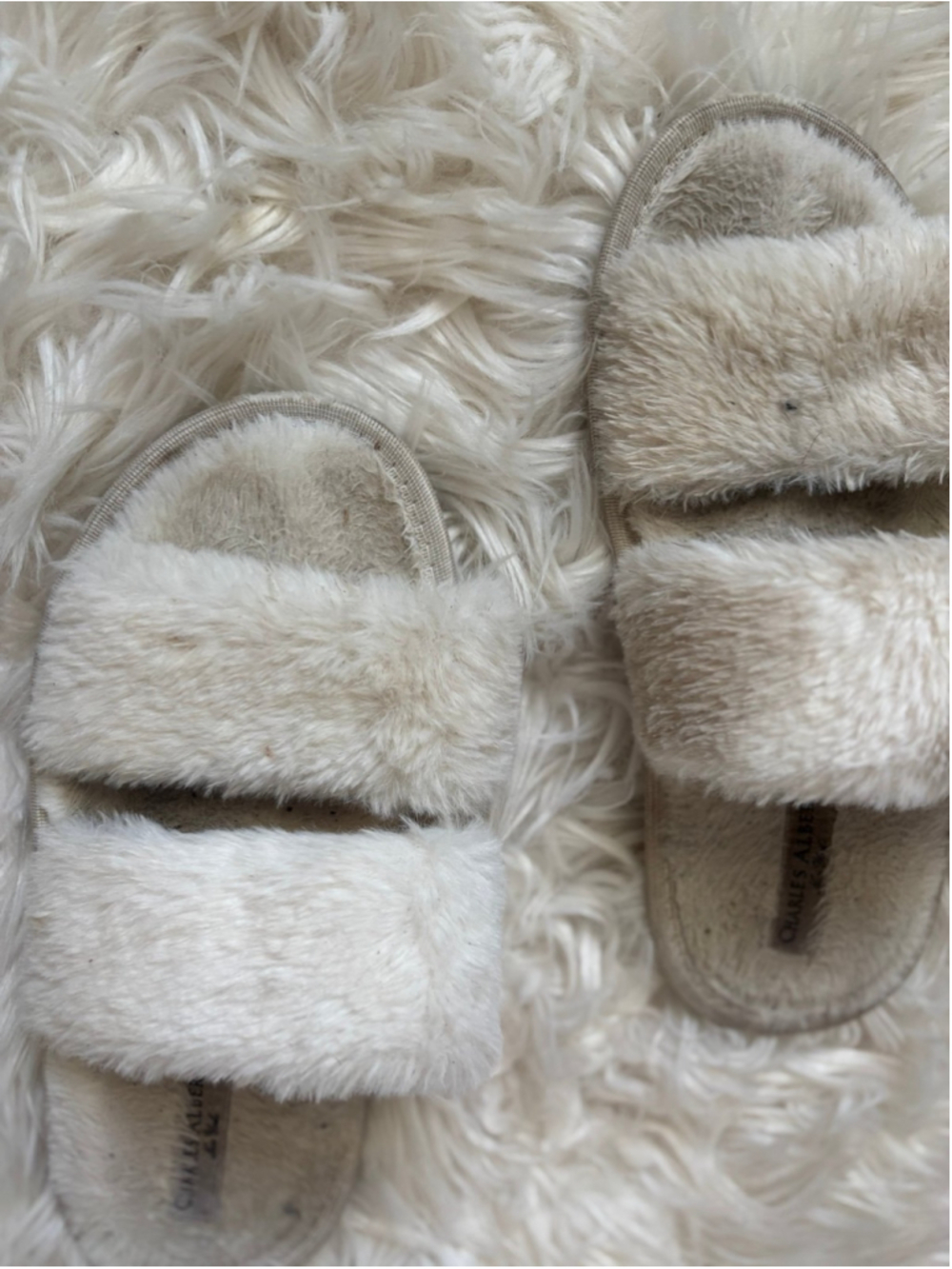Super well worn woman's house slippers shoes - Picture 2 of 8